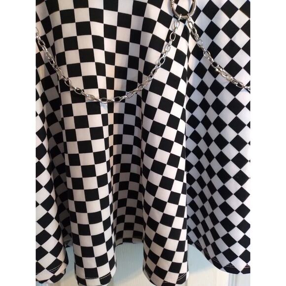 Hot Topic Mini Skirt Black White Silver Chain Accent Pleated Sz S - Picture 3 of 7